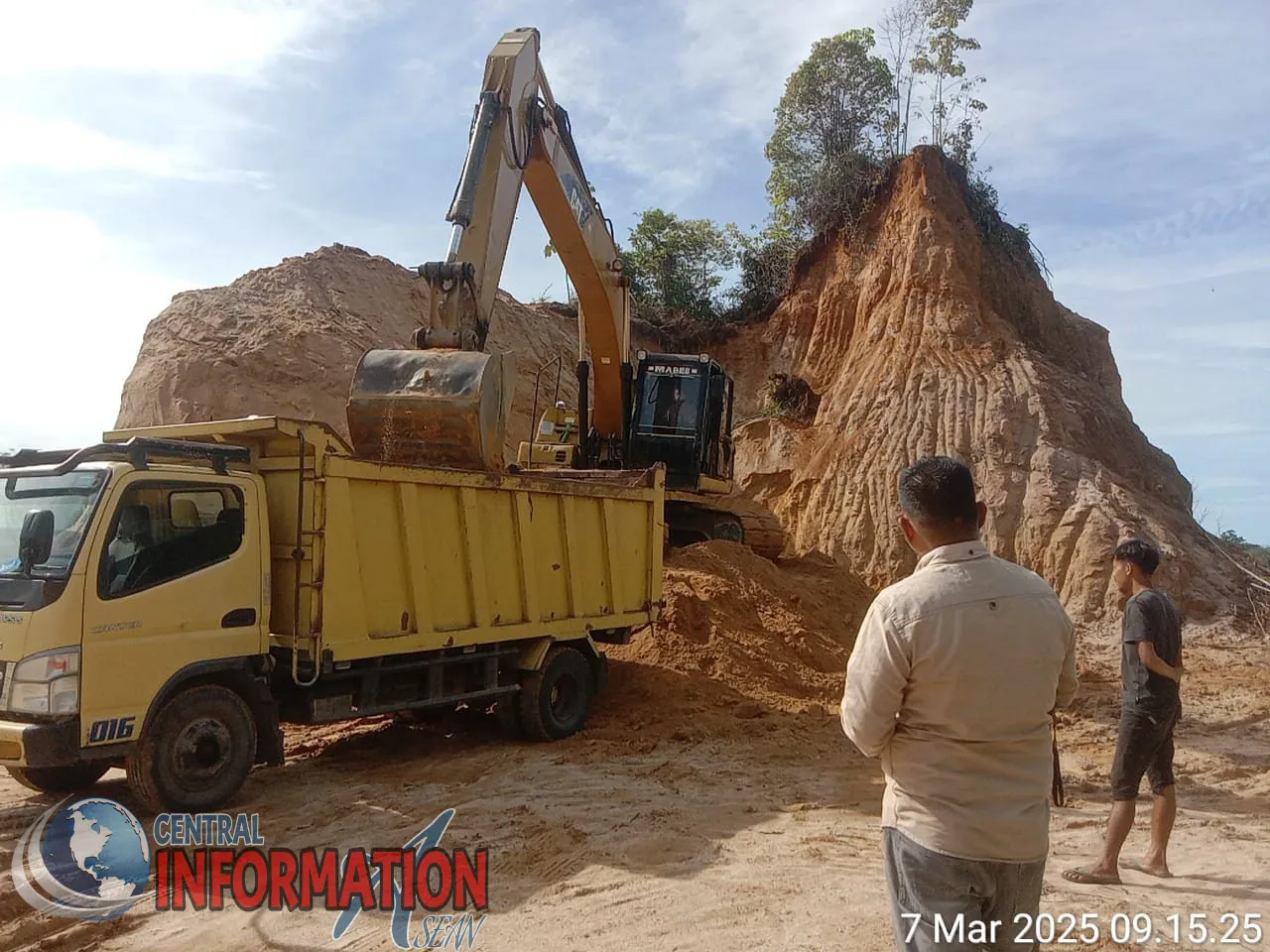 Ilustrasi Penambangan Galian C Ilegal di Gunung Marijo
